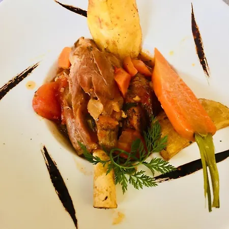 Restaurant La Chartreuse Logis De France Hotel 3*