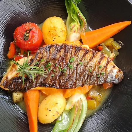 Hotel Restaurant La Chartreuse Logis De France