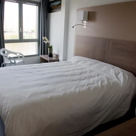 Hotel La Chartreuse Logis Restaurant 3*