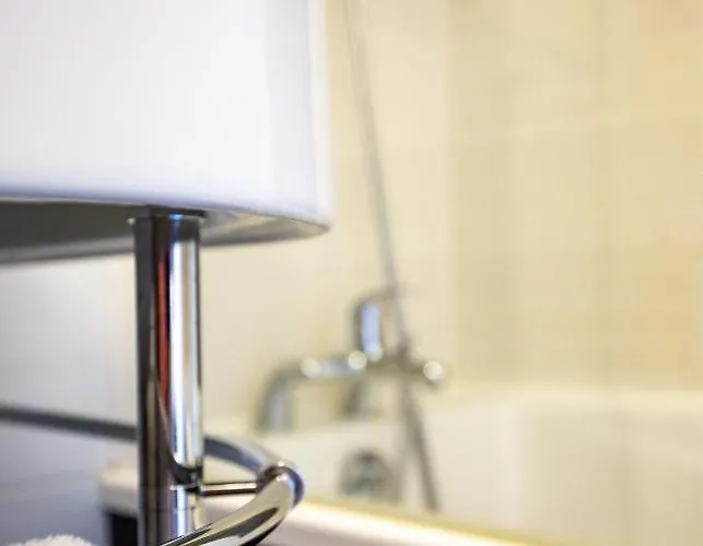 Hotel La Chartreuse Logis Restaurant 3*